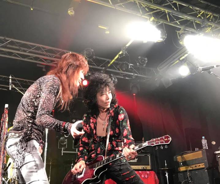 アーティスト – ギター工房 ヴァリアスルシアリー アーティスト – ギター工房 ヴァリアスルシアリー